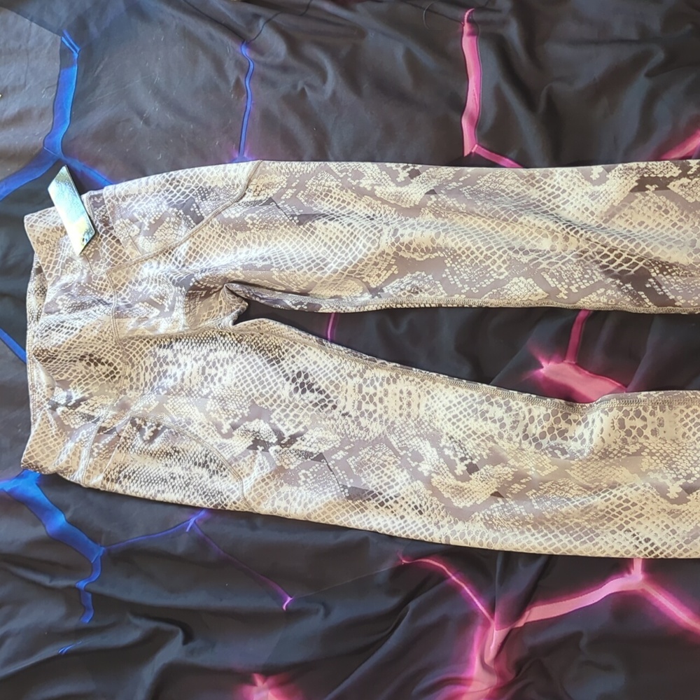 Bebe Sport Gray Snake Print Leggings Ankle